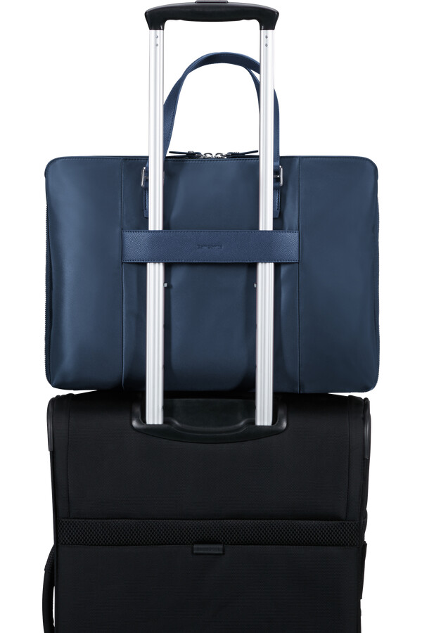 karissa evo aktetas 156 blue nights